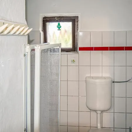 1 Bedroom Cozy In Ot Bellin Ueckermünde